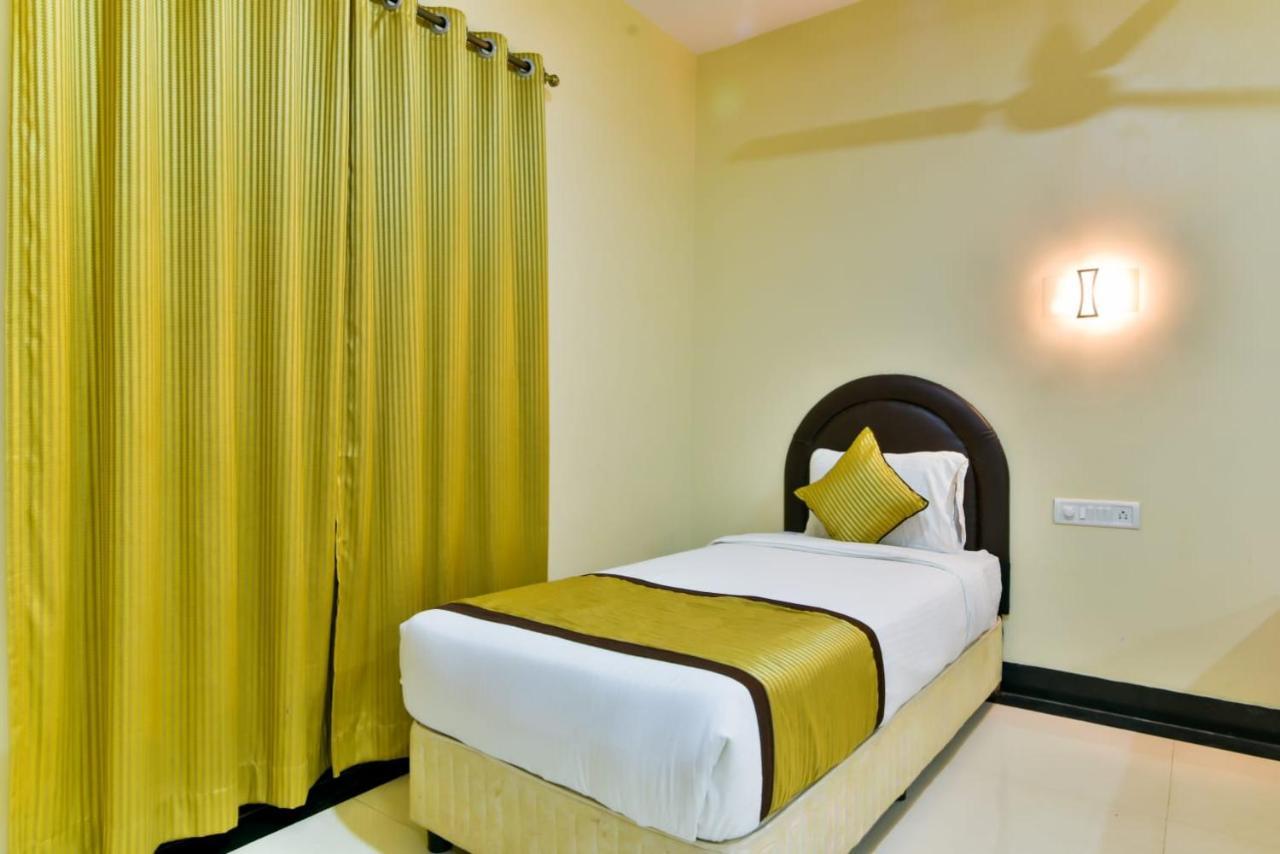 Baga Fantacia Beach Inn Calangute Exterior photo