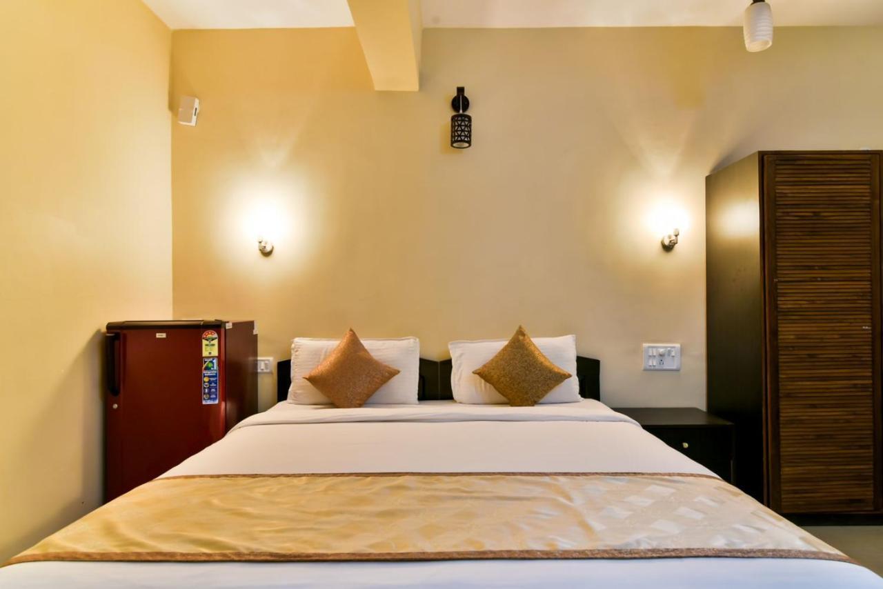 Baga Fantacia Beach Inn Calangute Exterior photo