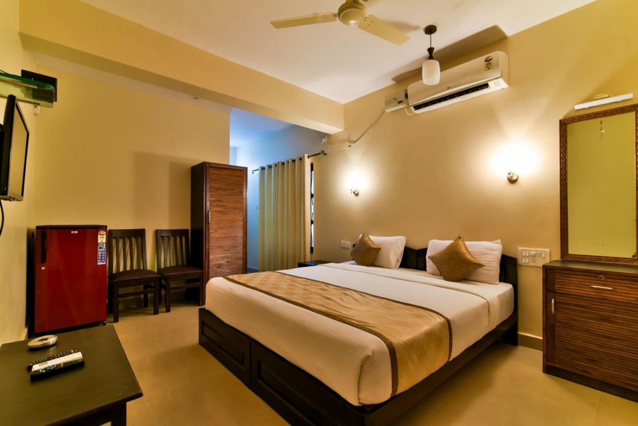 Baga Fantacia Beach Inn Calangute Exterior photo