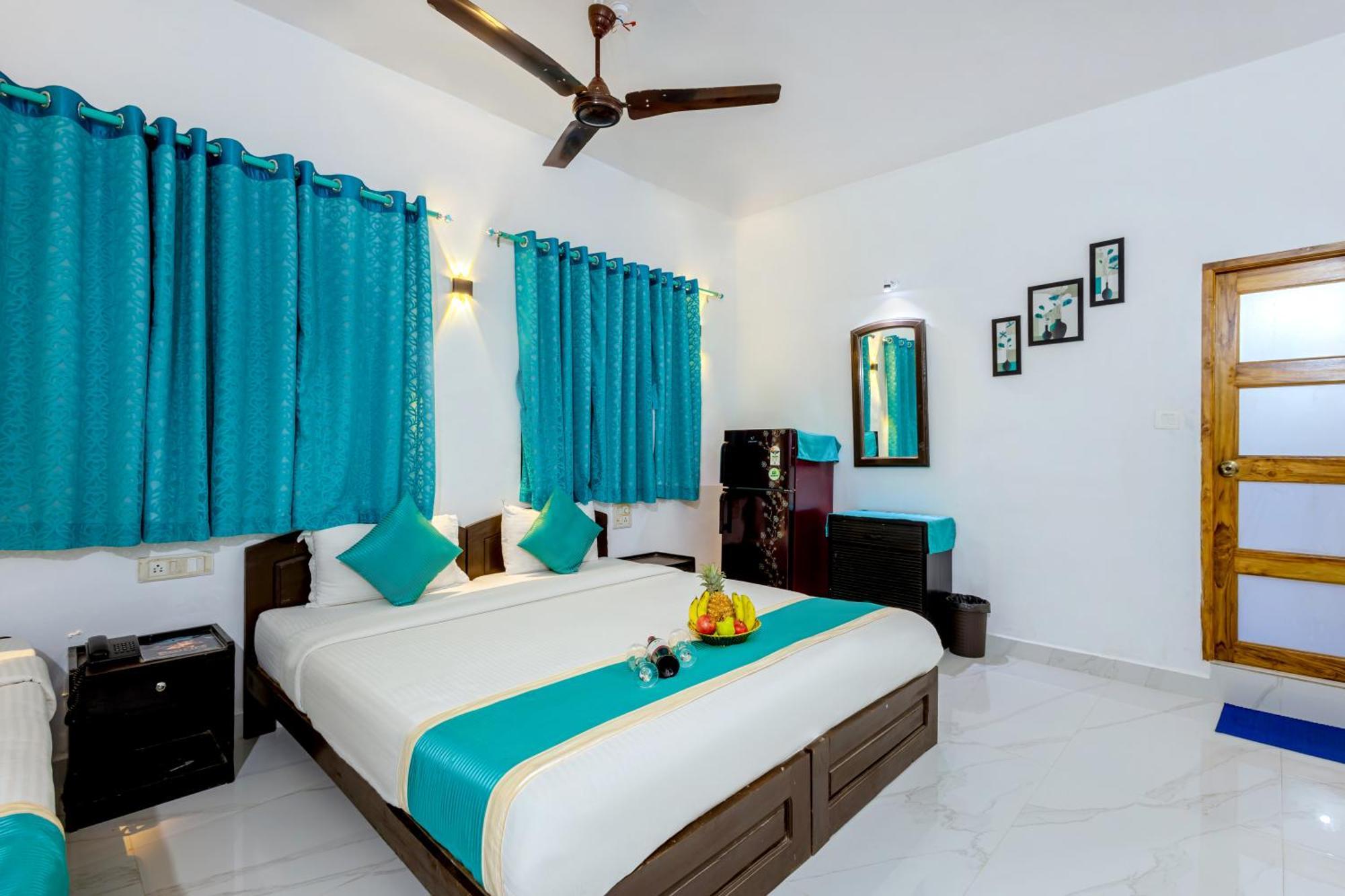 Baga Fantacia Beach Inn Calangute Exterior photo